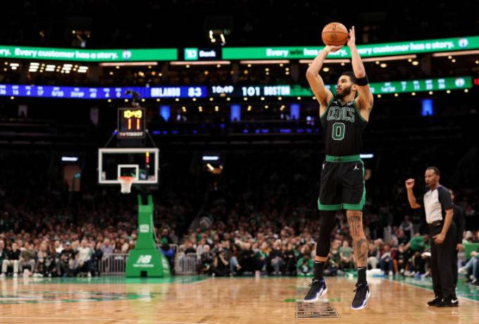 Ασταμάτητοι Σέλτικς «πάτησαν» και τους Μάτζικ